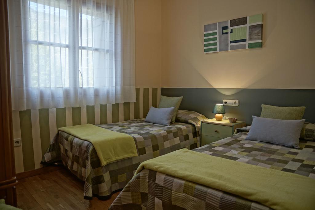 Apartaments El Ribal Valencia D'Aneu 外观 照片