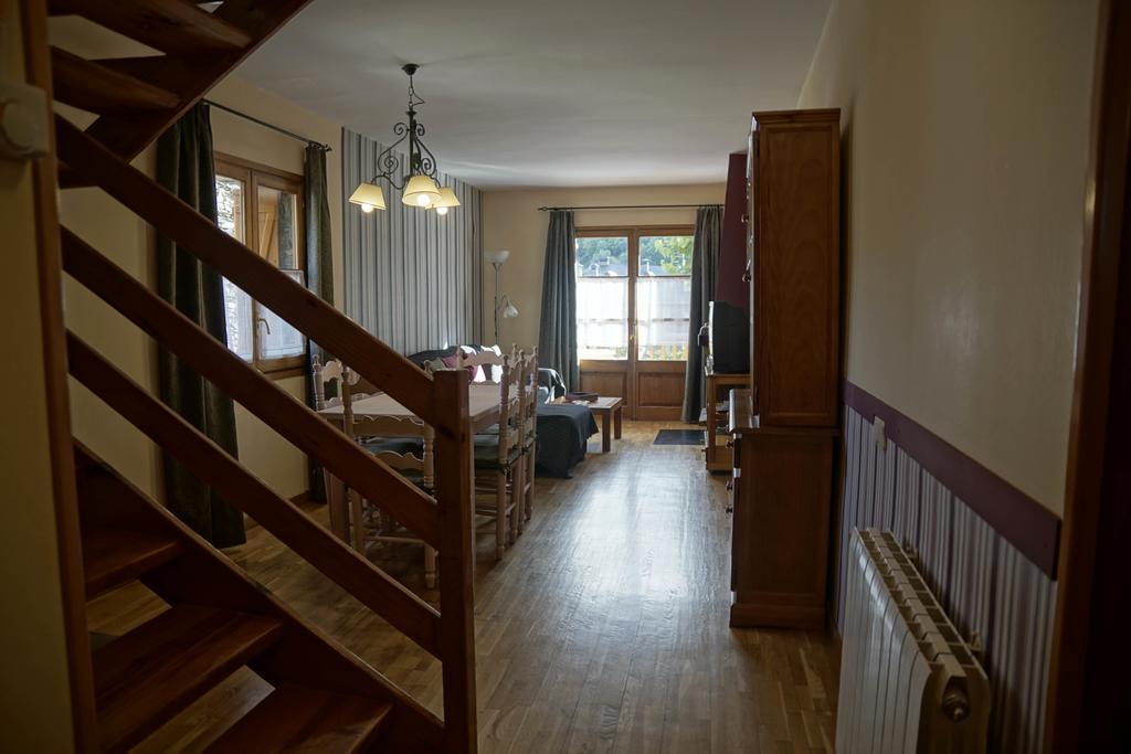 Apartaments El Ribal Valencia D'Aneu 外观 照片
