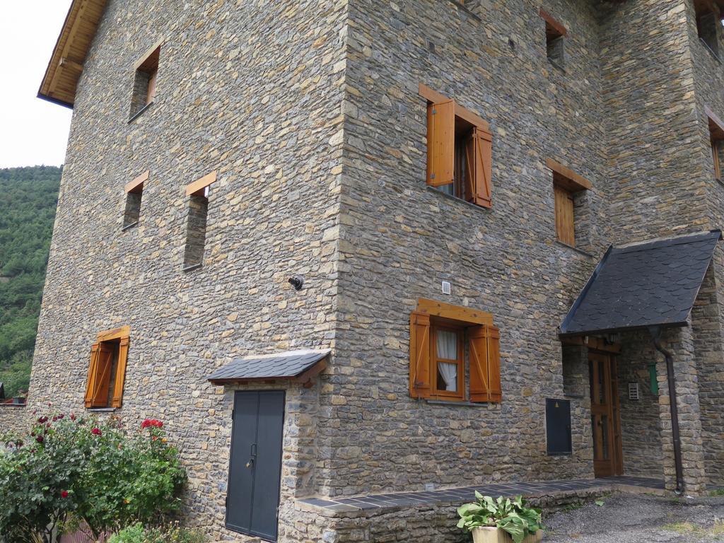 Apartaments El Ribal Valencia D'Aneu 外观 照片