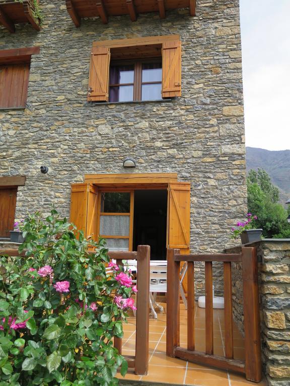 Apartaments El Ribal Valencia D'Aneu 外观 照片